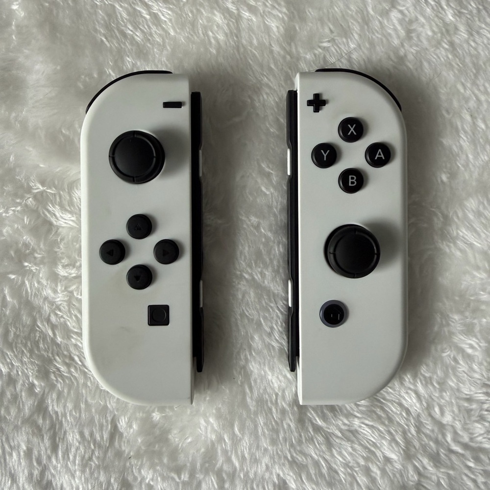 Nintendo OLED Switch Gen 1 - Picture 6 of 17